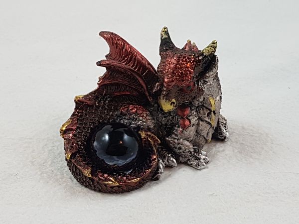 Baby-Drache mit Kristall rot